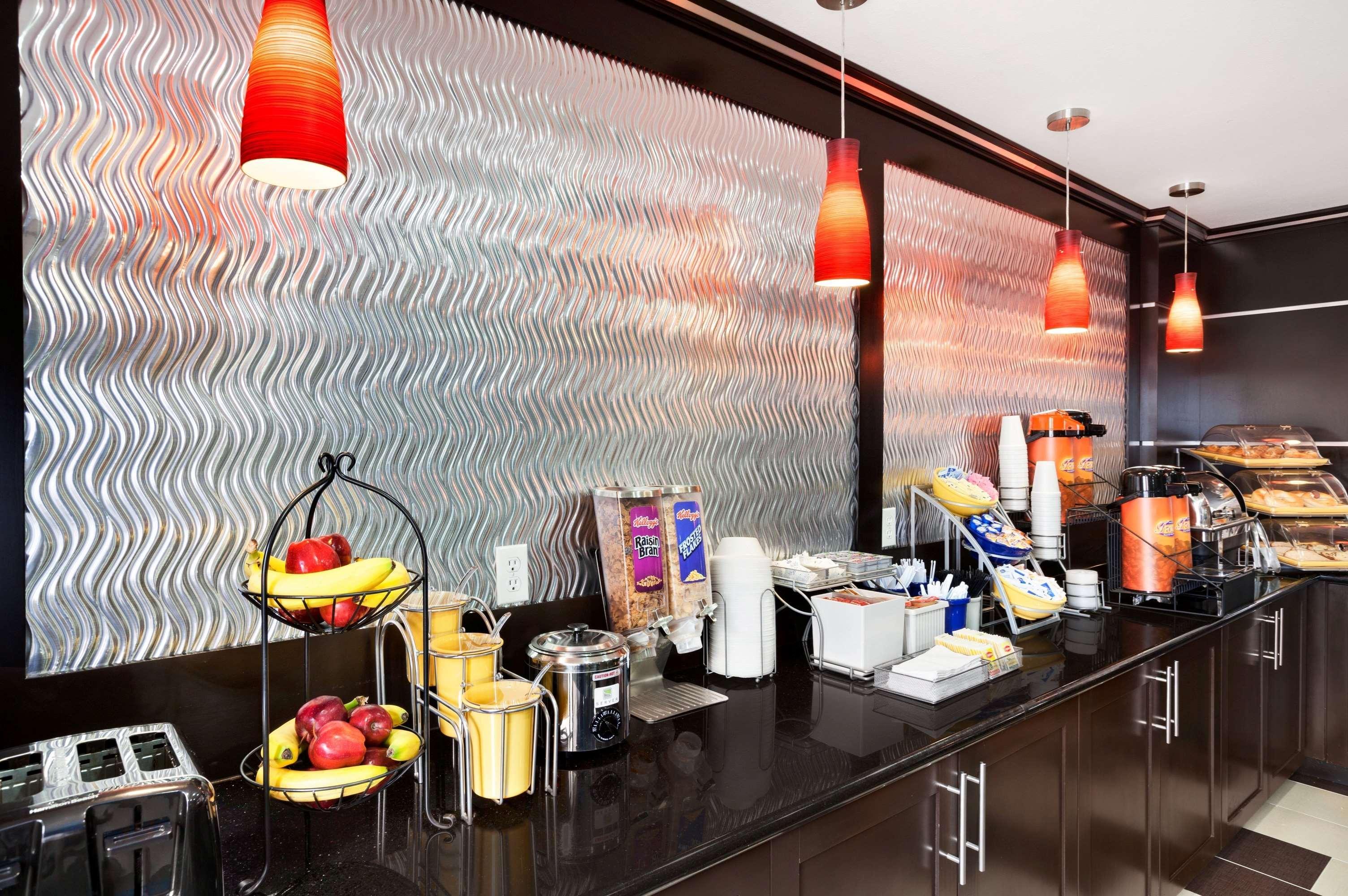 Days Inn & Suites By Wyndham Conroe North Extérieur photo