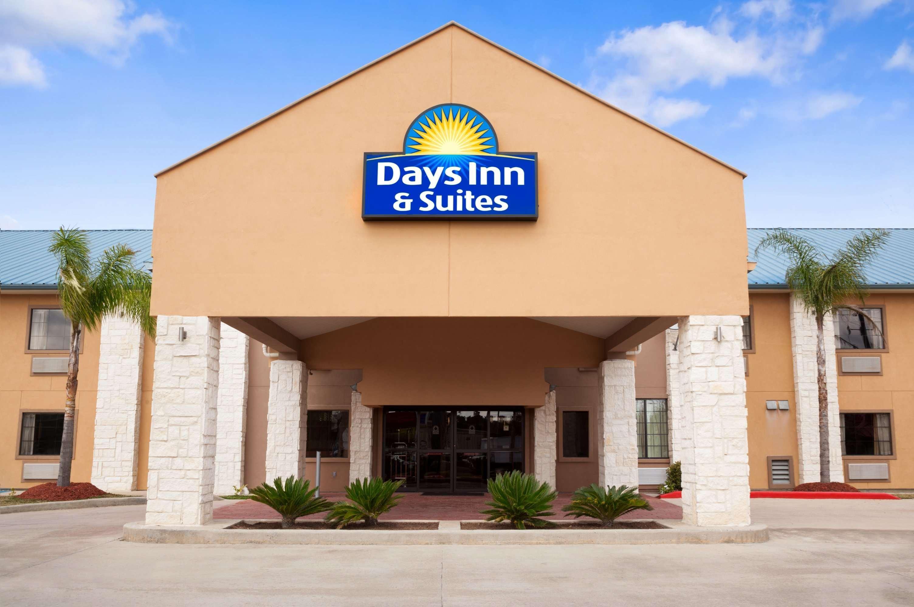 Days Inn & Suites By Wyndham Conroe North Extérieur photo