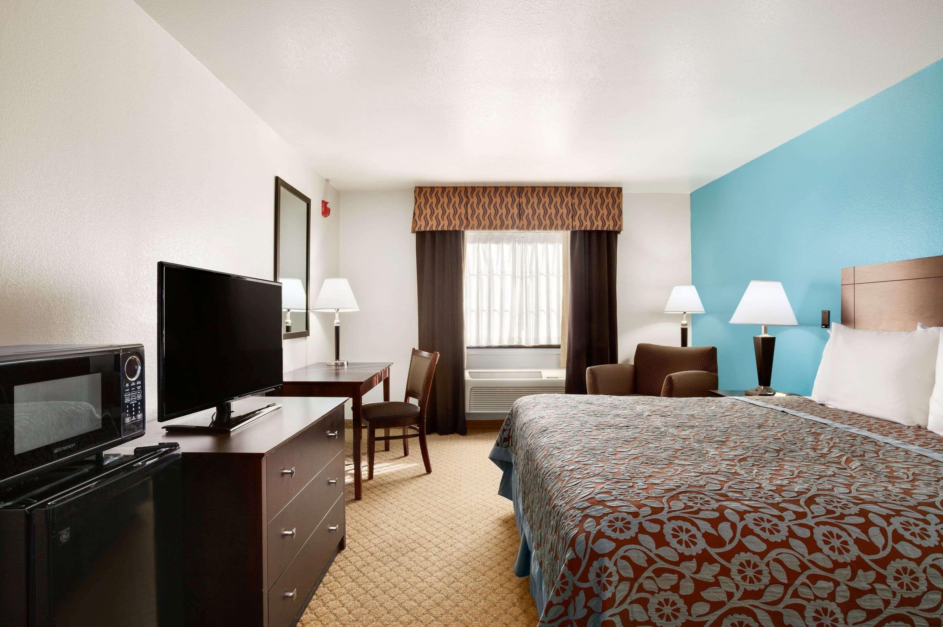 Days Inn & Suites By Wyndham Conroe North Extérieur photo