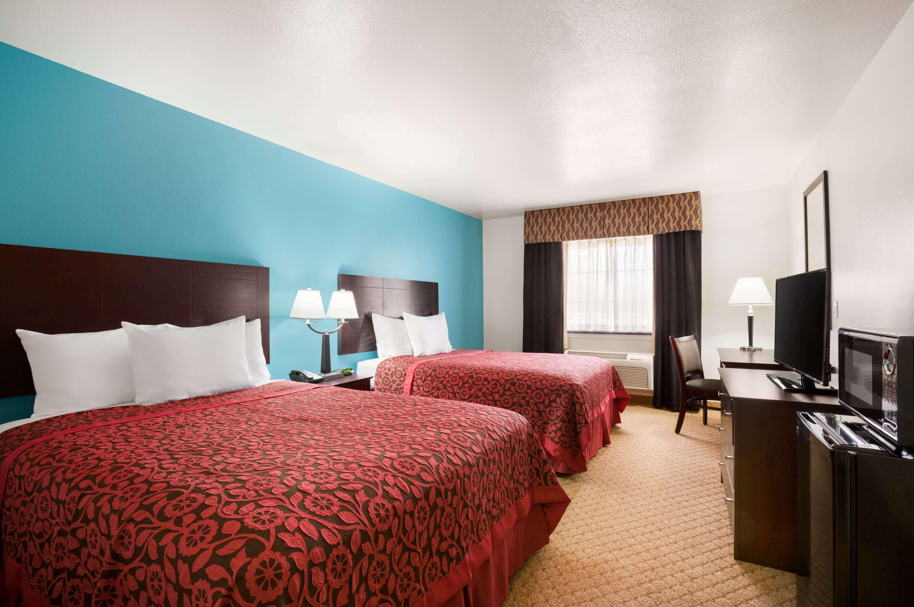 Days Inn & Suites By Wyndham Conroe North Extérieur photo