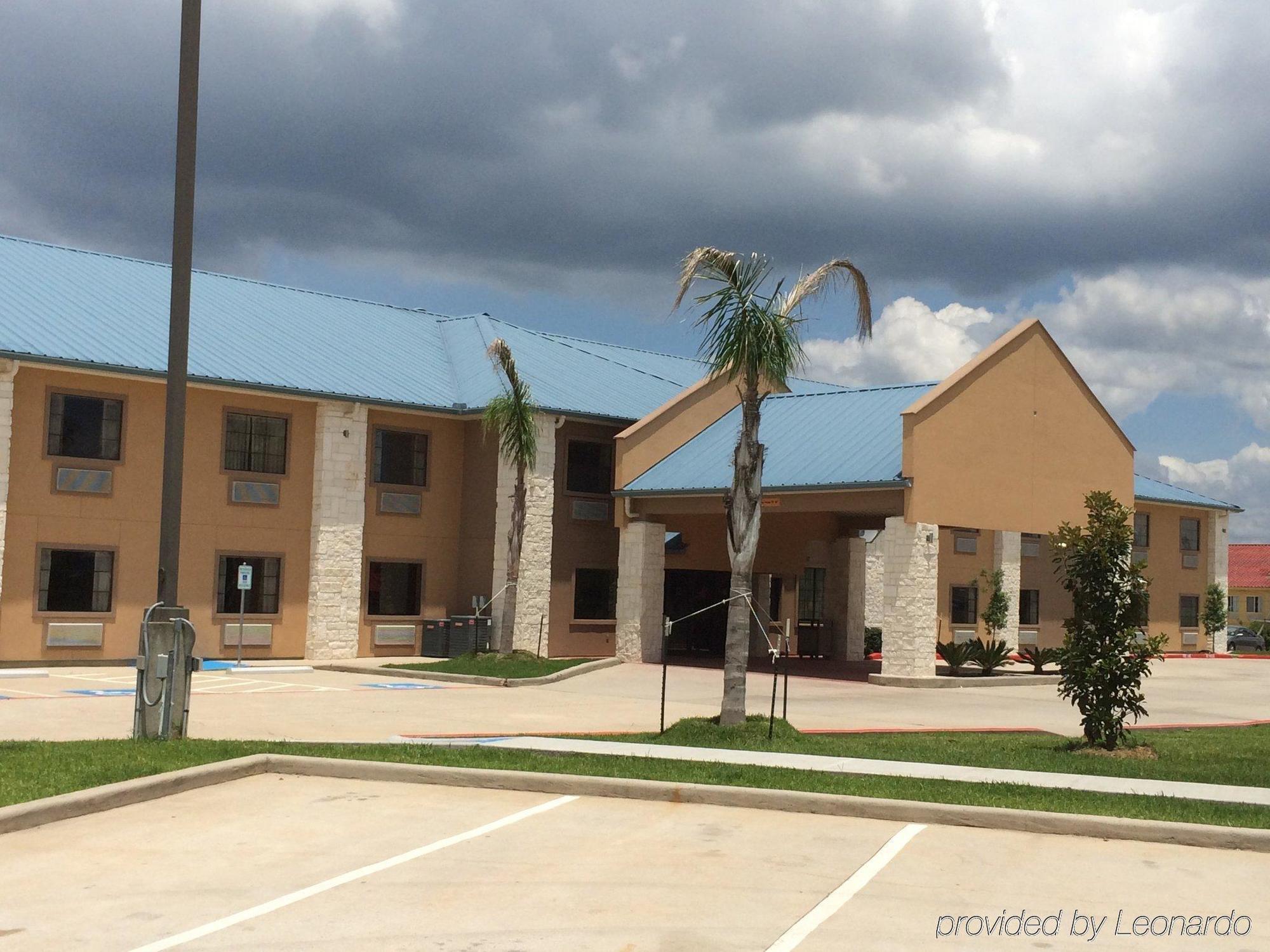 Days Inn & Suites By Wyndham Conroe North Extérieur photo