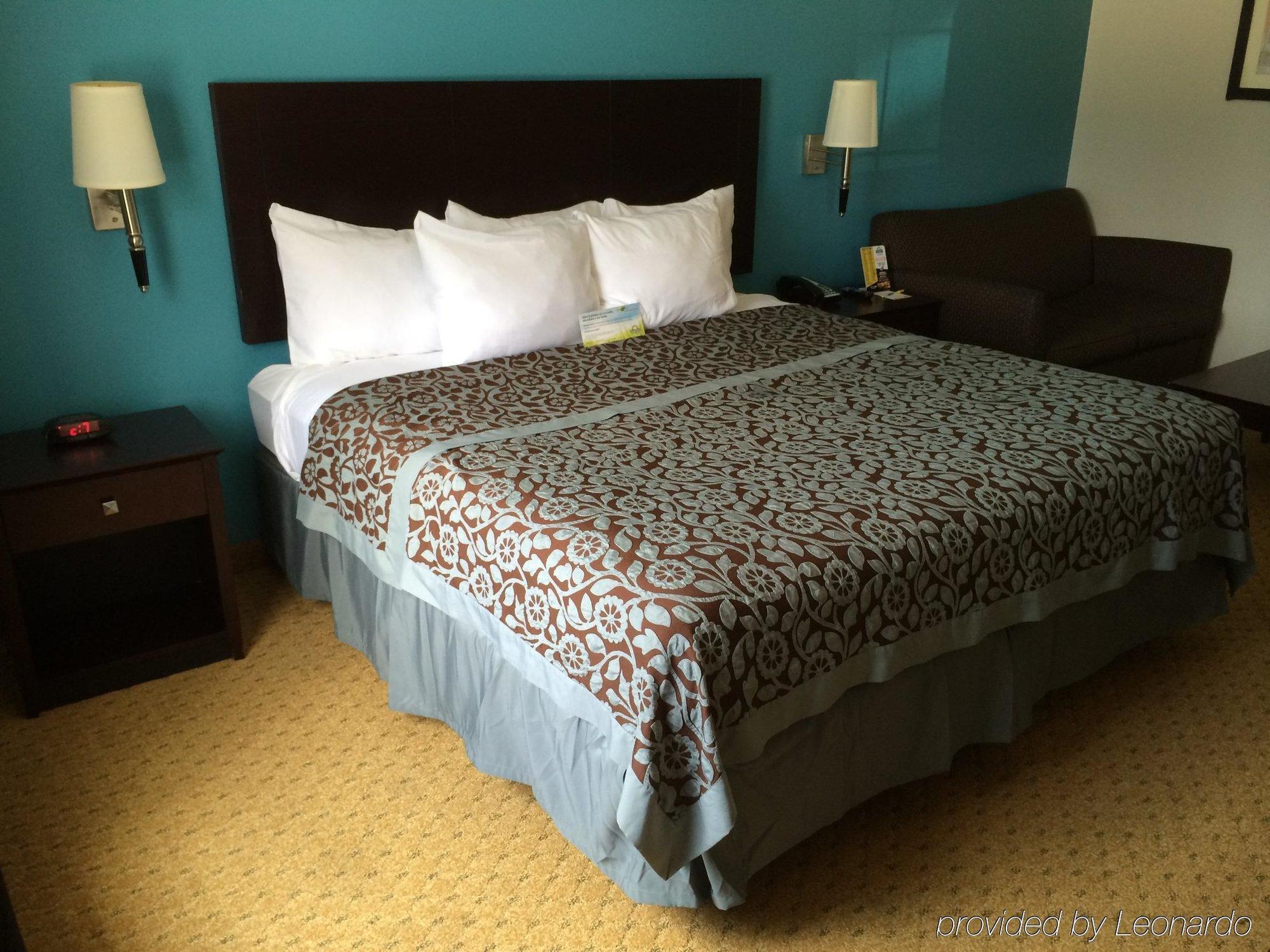 Days Inn & Suites By Wyndham Conroe North Extérieur photo