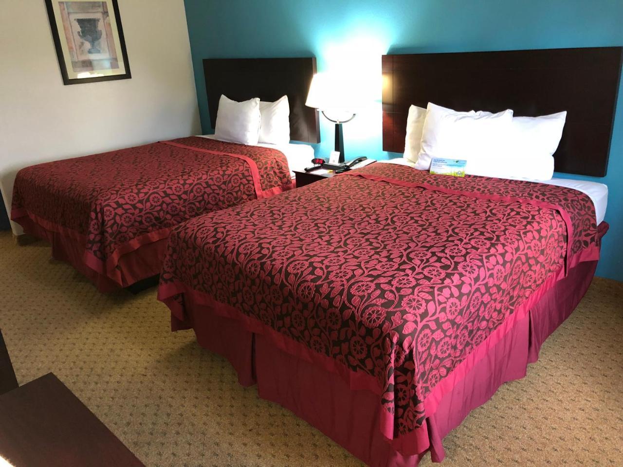 Days Inn & Suites By Wyndham Conroe North Extérieur photo
